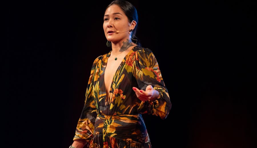 Em último dia, público do TEDxAmazônia embarca em canoa para viver e se conectar com rios do imaginário amazônico