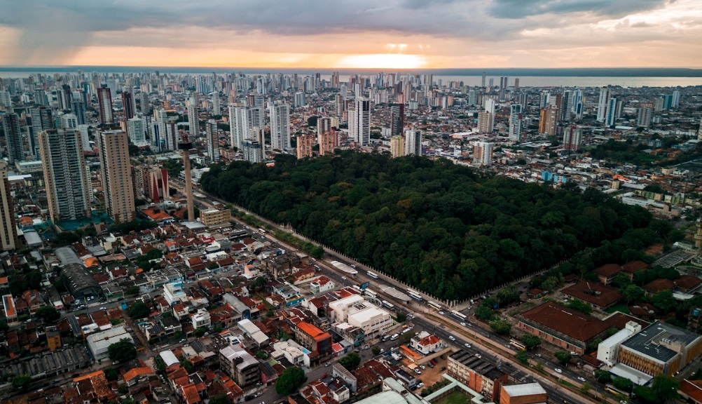 Precisamos falar sobre os preços de hospedagem e o risco real de fatiarem a COP de Belém